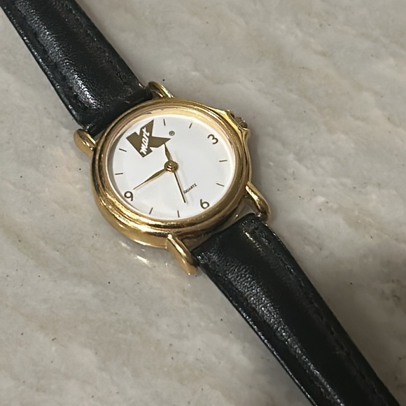 Kmart Vintage Unisex Casual Retro Gold Tone Logo Classic Watch - Picture 2 of 6